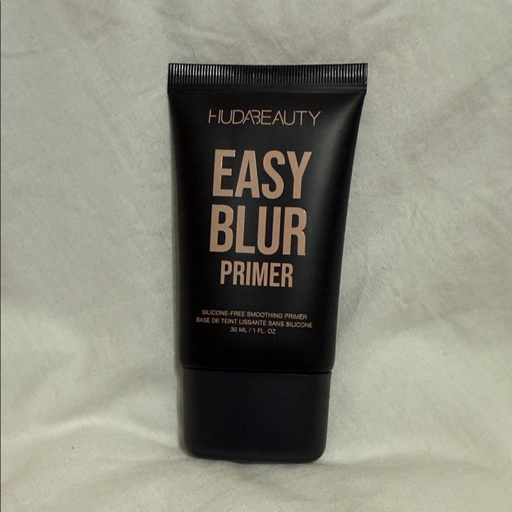 HUDA BEAUTY Easy Blur Primer in Black Tube